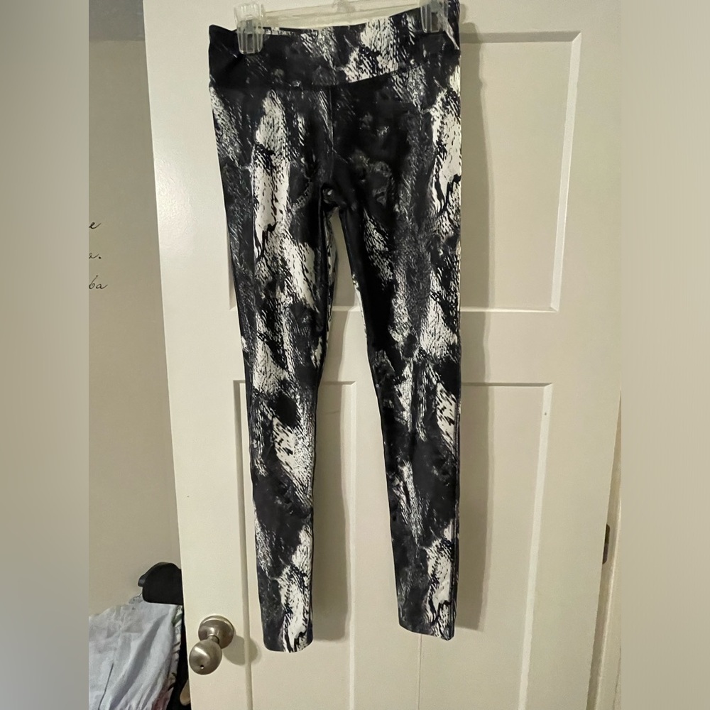 Under Armour leggings, great condition. Worn once